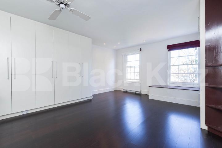 Located within the catchment area of sought after schools in Highgate North Hill, Highgate 